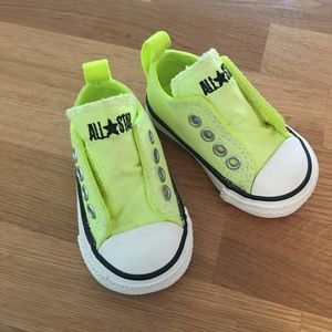 green baby converse